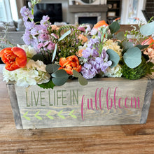 4/7 @ 6:30 PM Easter Box w/ Flowers